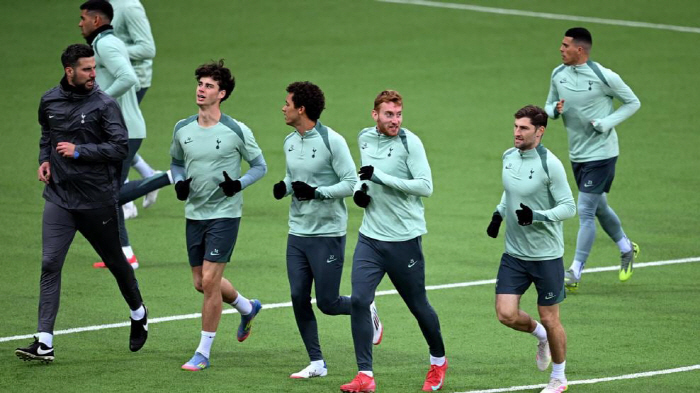 Captain Son Heung-min Class Crazy Junior Johnson, SON Special Soccer Shoes Taeguk 7 Shoes Topic