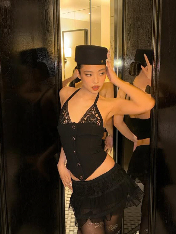 Dizzy Bodyline Blink Jenny, Met Gala Afterparty See-Through  Cut-Out Unexpected Fashion