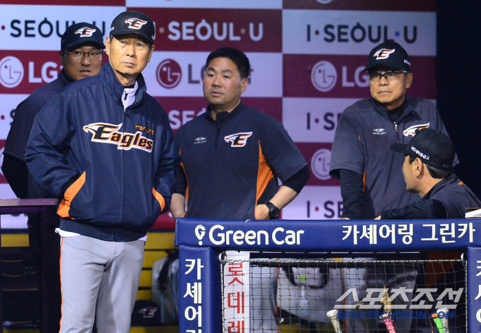 Lee Beom-ho → Geumdong Bodhisattva → 9 consecutive wins in the new stadium, I'm happy because Hanwha was sadIt's really become a hymn