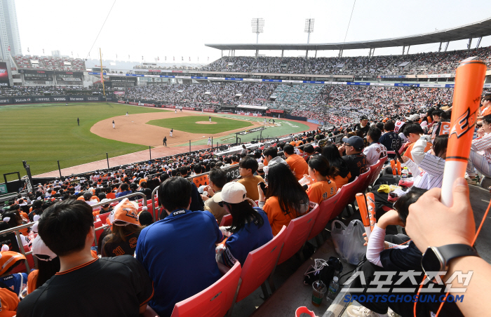 Lee Beom-ho → Geumdong Bodhisattva → 9 consecutive wins in the new stadium, I'm happy because Hanwha was sadIt's really become a hymn