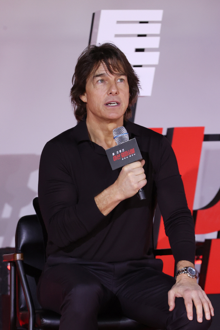 Mission Impossible 8 Tom Cruise 125kg underwater shooting in a wetsuit..It was hard to breathe