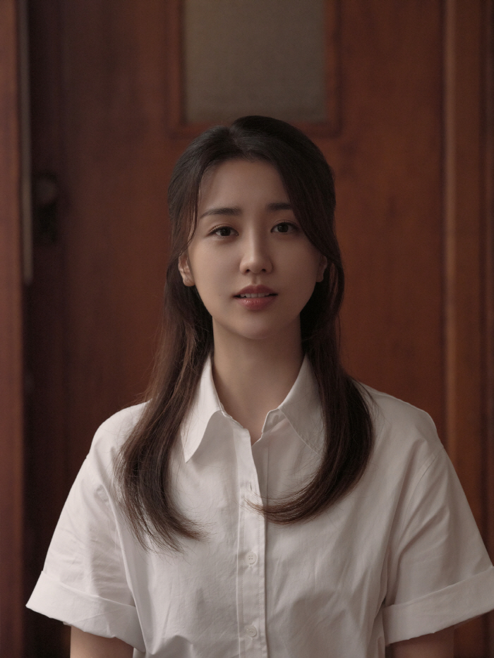 Park Ha-sun's play, 'The Sea Village Diary,' sold out from the first stage..We'll continue with local performances
