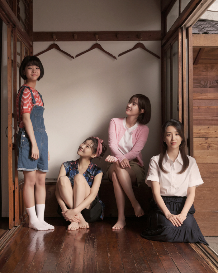 Park Ha-sun's play, 'The Sea Village Diary,' sold out from the first stage..We'll continue with local performances