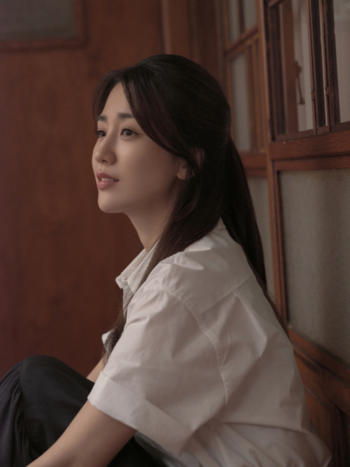 Park Ha-sun's play, 'The Sea Village Diary,' sold out from the first stage..We'll continue with local performances