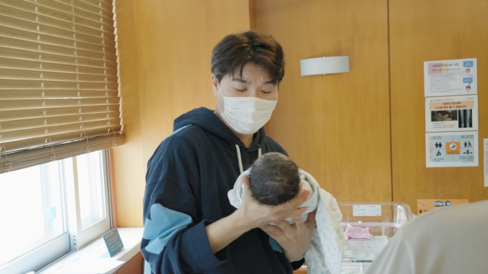 Park Soo-hong's family birth is shocking..I screamed because I thought this was actually possible (my baby) 