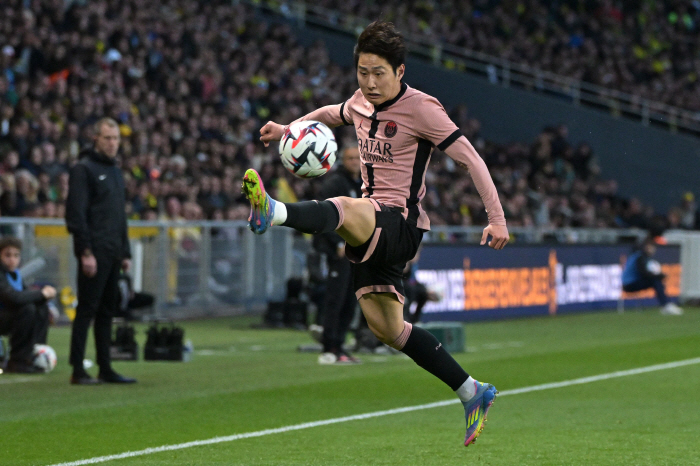 Super awesome! Surplus resources → Coach's favorite player, Arsenal transfer count Lee Kang-in's status change.  Even the highest-ranking media is recognized