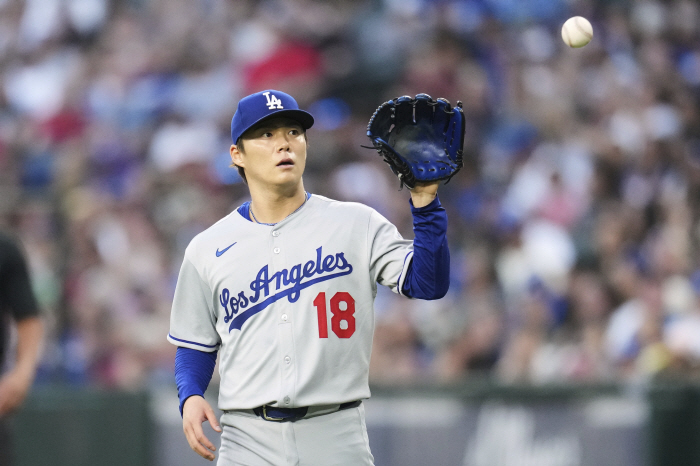  It collapsed MLB's only 0-point starting home run is crashing in two shots. LA Dodgers' Yamamoto Allows First Major League Grand Slam Home Run  Solo Four