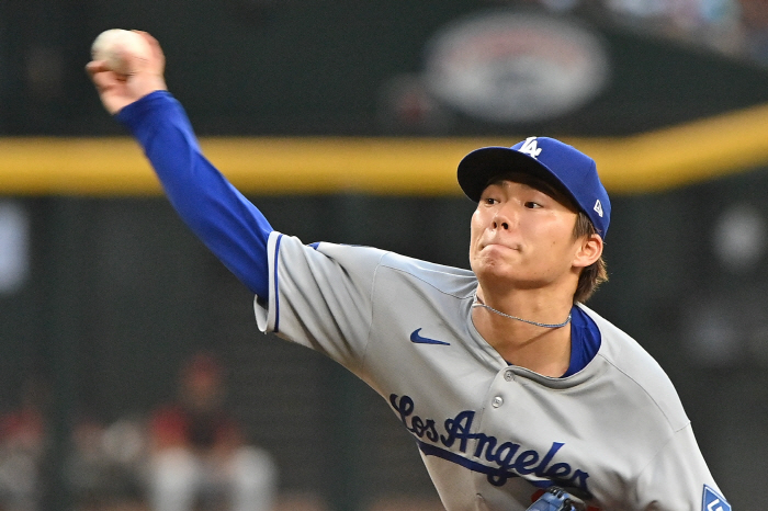  It collapsed MLB's only 0-point starting home run is crashing in two shots. LA Dodgers' Yamamoto Allows First Major League Grand Slam Home Run  Solo Four