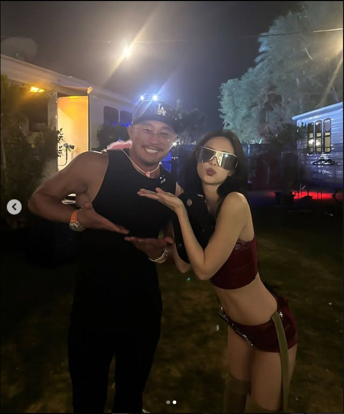 Choo Sung-hoon and J-Hope convenience store → Jenny Coachella are collectors of wokles