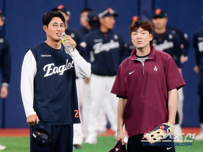Coach Yang Sang-moon, an icon of kindness, a player who ran in a burgundy uniform 