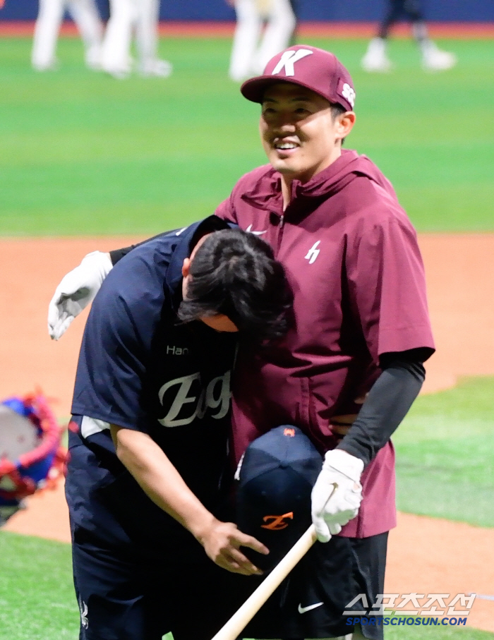 Coach Yang Sang-moon, an icon of kindness, a player who ran in a burgundy uniform 