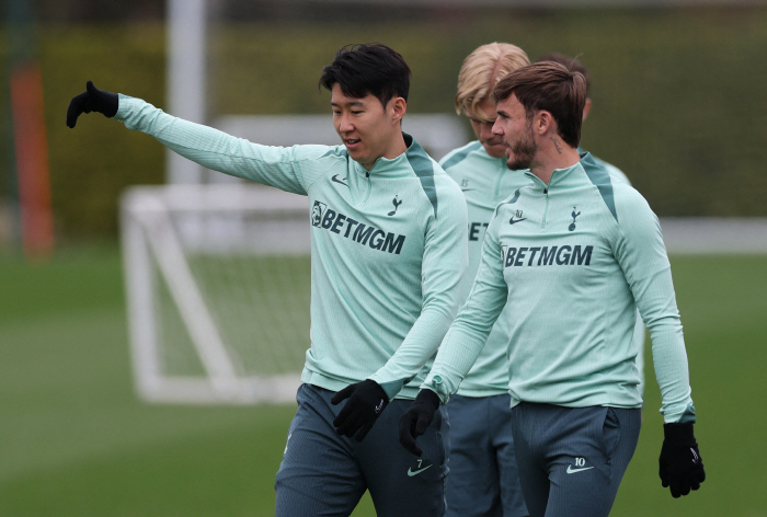 Is it Postecoglou's big picture? Son Heung-min officially missed the second leg of the Europa League semifinal, because of artificial grass  avoiding cold weather?