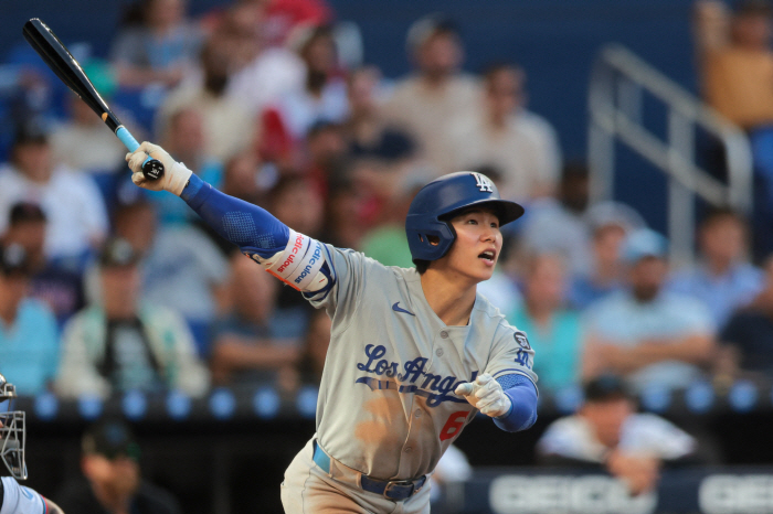 Kim Hye-sung, the top statistical batter, is also successful. Why? When I looked into the first 3G of the big leaguer's debut in Korea and Japan, everyone was in the 30s or higher