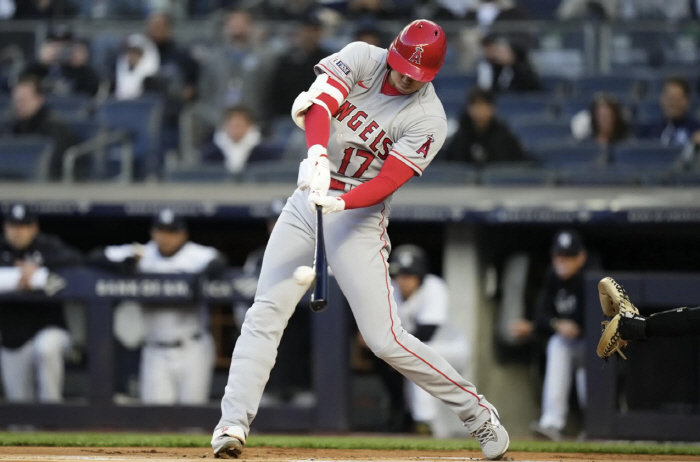 Kim Hye-sung, the top statistical batter, is also successful. Why? When I looked into the first 3G of the big leaguer's debut in Korea and Japan, everyone was in the 30s or higher