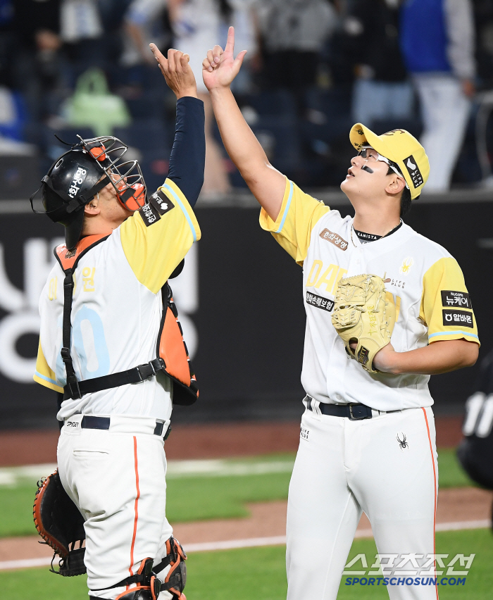 Kim Seo-hyun was selected to finish the mound in five games when the batting was sluggish. a different view of a master. It was a brilliant move that made Hanwha No. 1