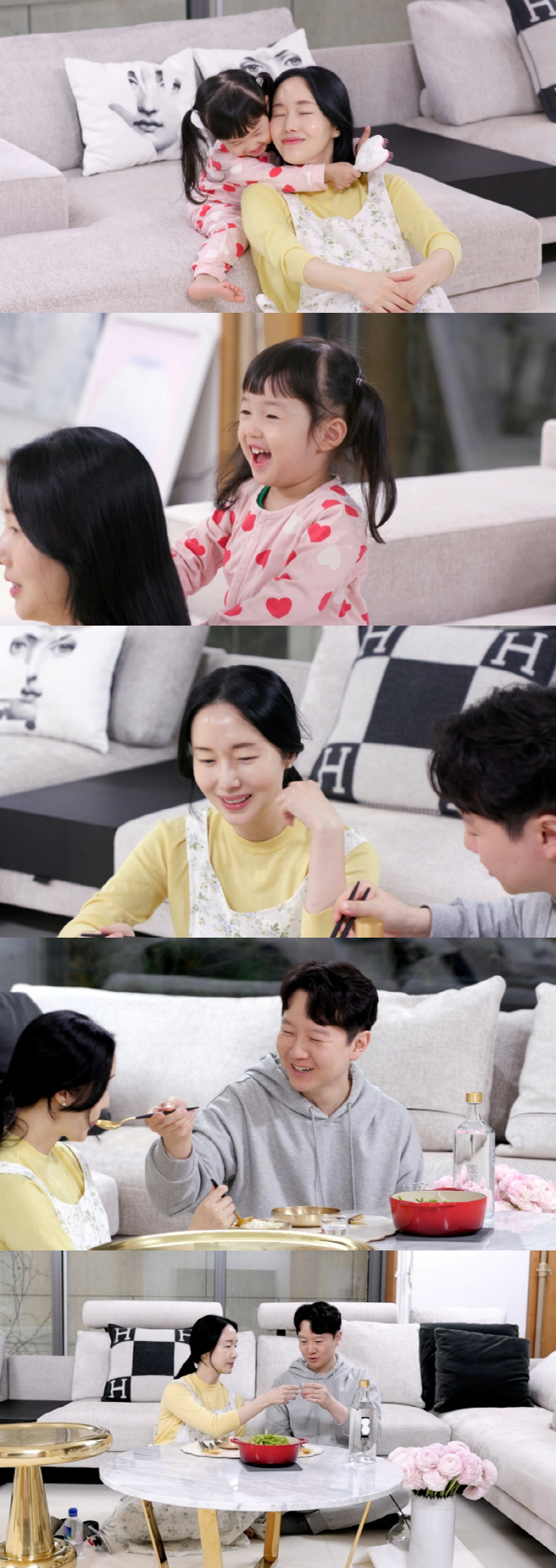 Lee Jung-hyun ♥ Dr. Husband and Dr. Lee have soju after leaving school...We're a parenting companion