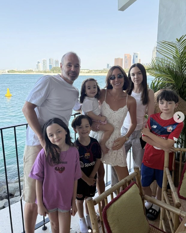 Legendary Iniesta Returns As Japanese Director? Expectations in the Japanese soccer community are high...If you get a supervisor's license, you'll reveal Japan's first thought interview