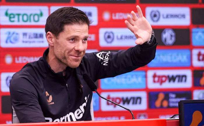  Director Alonso Leverkusen's tearful final goodbye, I return the respect he showed me until the end Real is opening a new era