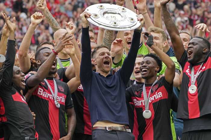  Director Alonso Leverkusen's tearful final goodbye, I return the respect he showed me until the end Real is opening a new era