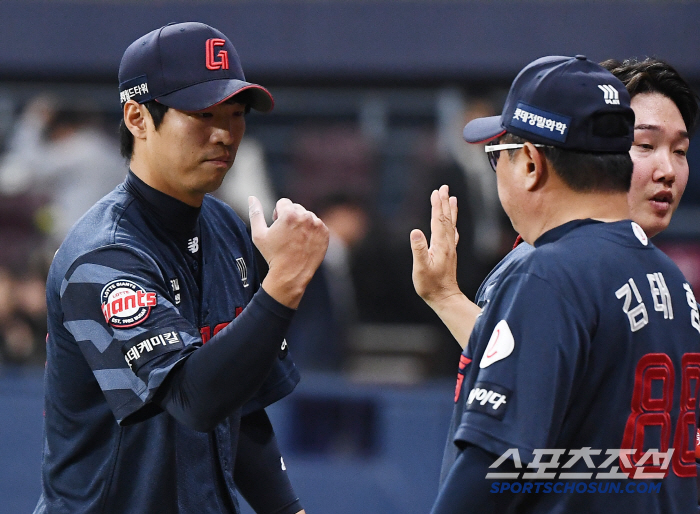 The pattern is the same. Kim Tae-hyung's cool-headed analysis of the 2.1 billion must-win FA, which went down in 10 days. The bottom line is that you have to change