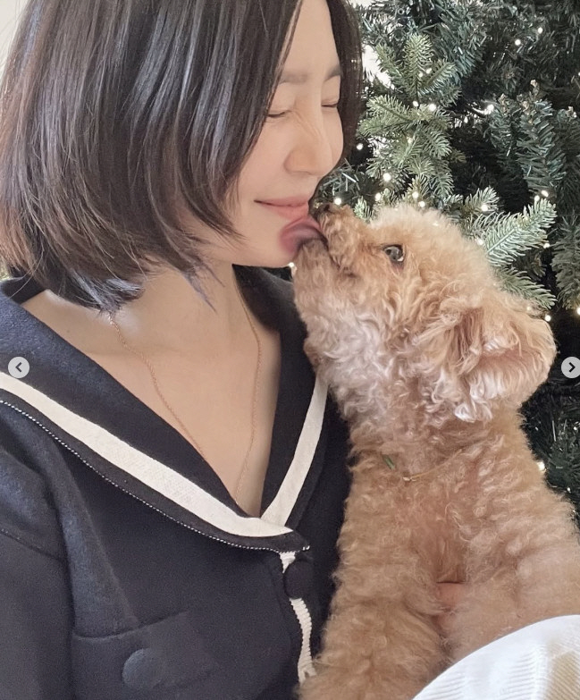 Shin Daeun, I can't clean up the traces of the sad breakup family for 18 years, I miss you so much. 