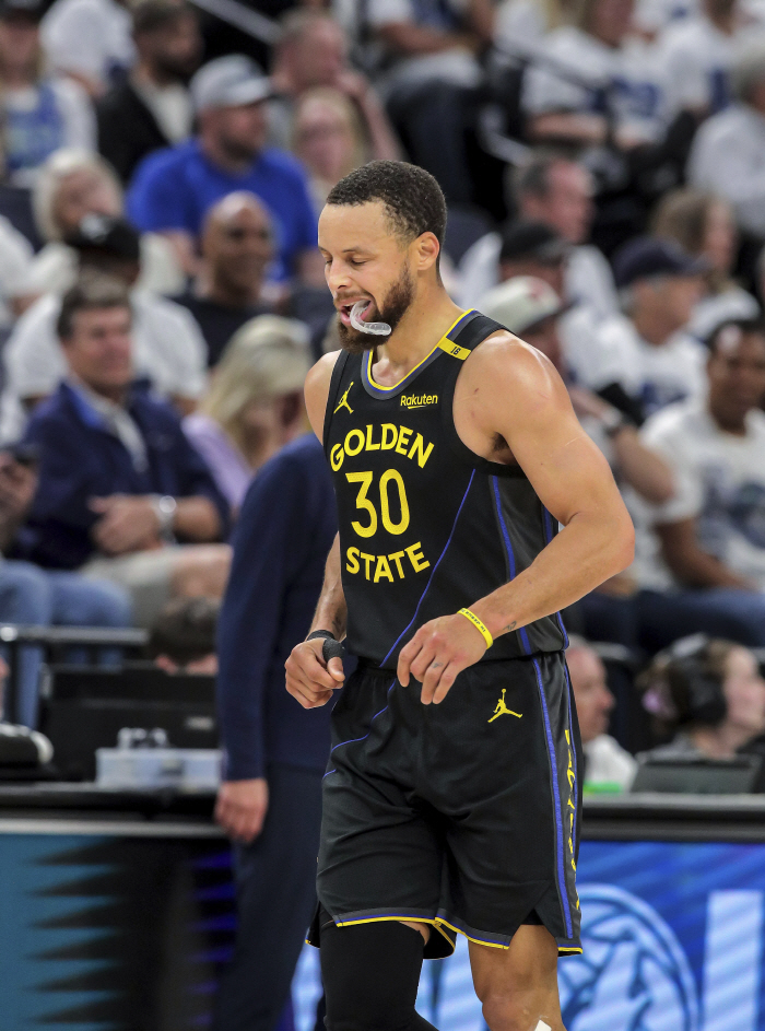 There's no timeline for Curry's return! The Golden State shock was a bad news. Curry's injury confirmed first-degree hamstring to miss Game 4