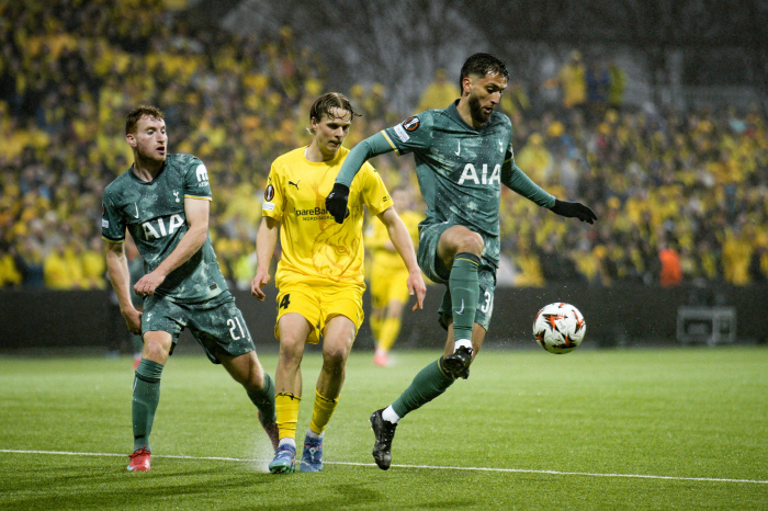  Tottenham won 2-0 away! We're going to the Europa League final!