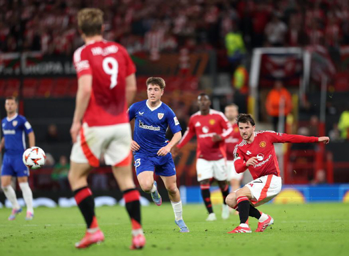 Worst No.7 in Manchester United history, revived in 2 years!Beckham's super long-range score  first multi-goal explosion