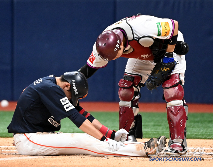 Ah! Shim Woojun's knee sand dune → Let's change the opponent's mind.. It's not enough to go to the hospital. To protect the player, I'm icing