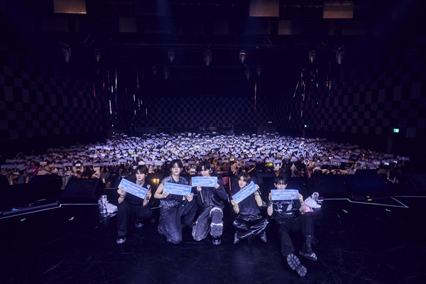 NOWADAYS Charms Taipei Fans at First Mini Live