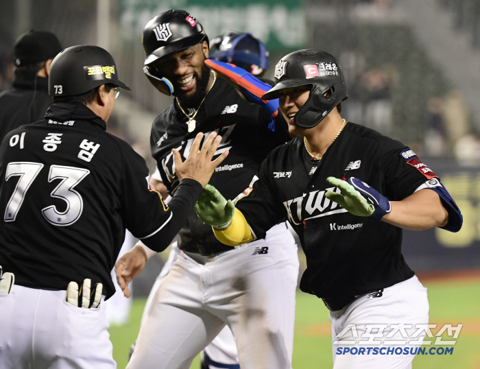 The director even praised it for looking forward to it. the fourth hitter in a nine-game series. a contact batter. I don't know what's going to happen if I get hit
