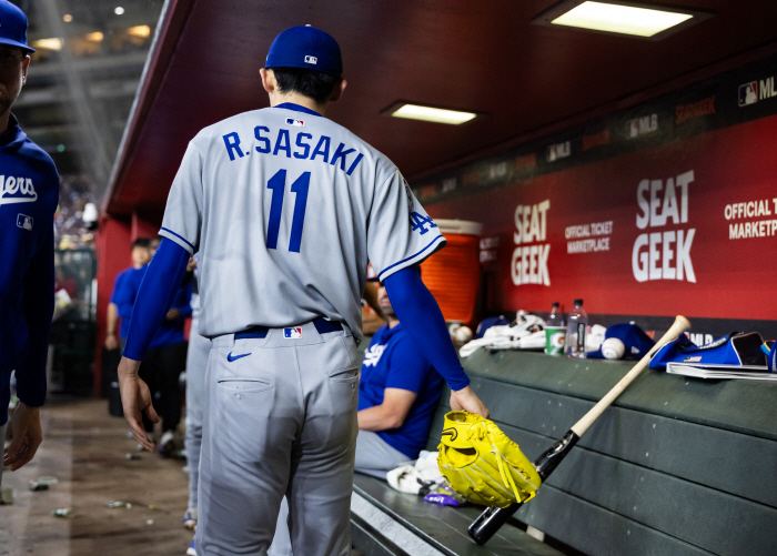 First place for Rookie of the Year award? The reality is home runs  walks factory, Sasaki lost 100 miles, lost control of the ball, hit multiple home runs for the first time, and EAR 4.72↑