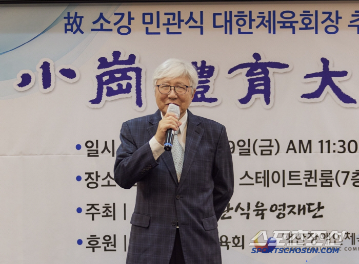 Lee In-jeong, chairman of the Mountaineering Federation, honoured at the Sogang Sports Awards for the development of sports until the end of his life, 741 dreamers and Taein Scholarship Kidari uncle for 36 years