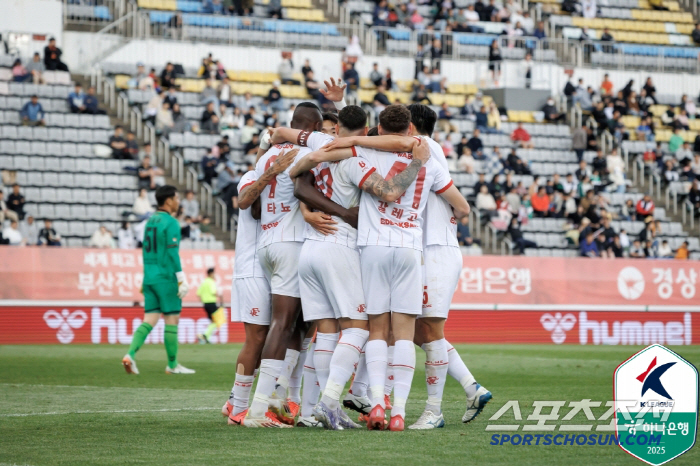 Own goal luck X Basani PK goal X Choi Won-chul's first goal, and Kkeung Chung (K League 2 review) is in fifth place with a surprise escape from 4 games of 3-0 complete victory in away games in Gyeongnam