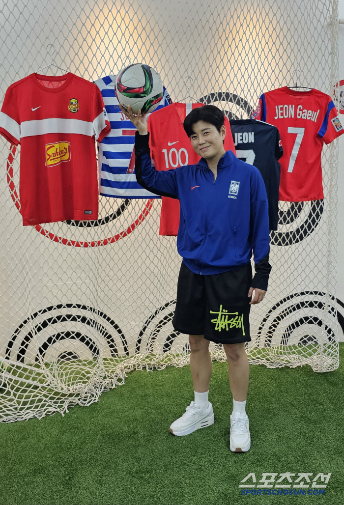 Representative of the Golden Generation KFA Director X First Jeon Kang-won will not stay in the autumn and work properly for female livestock seniors and juniors (Serious Interview)