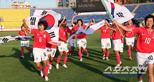 Representative of the Golden Generation KFA Director X First Jeon Kang-won will not stay in the autumn and work properly for female livestock seniors and juniors (Serious Interview)