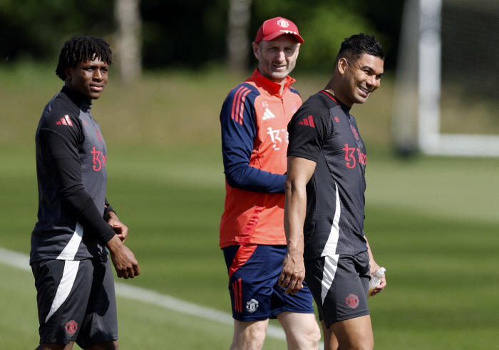 Shocking twist! Manchester United changed its plan, criticized for £375,000 a week → No transfer to the men with the final goal