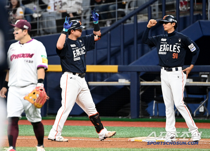 When Hwang Young-jo won the gold medal, the strongest Hanwha Eagles won 11 consecutive games!! 12,040 days after May 23, 1992 → Kiwoom 91 to lead the way