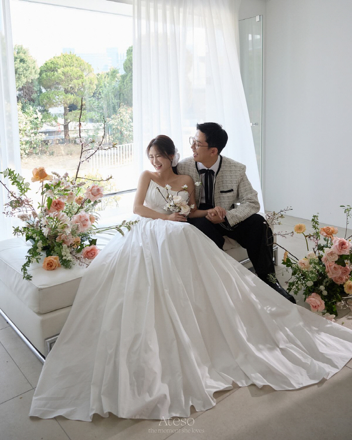 All the babies are here…Kim Jun-ho and ♥ Kim Ji-min renewed their lives as a wedding poster for remarriage