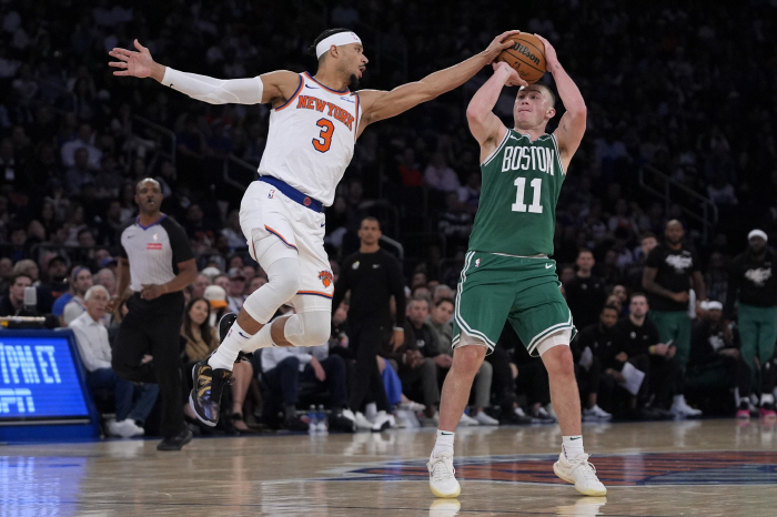 Boston defeated New York by 22 points after winning the strongest three-point shooting dilemma in the East. 20 successful 50% 3-point shooting success rate. a mysterious Boston 3-pointer