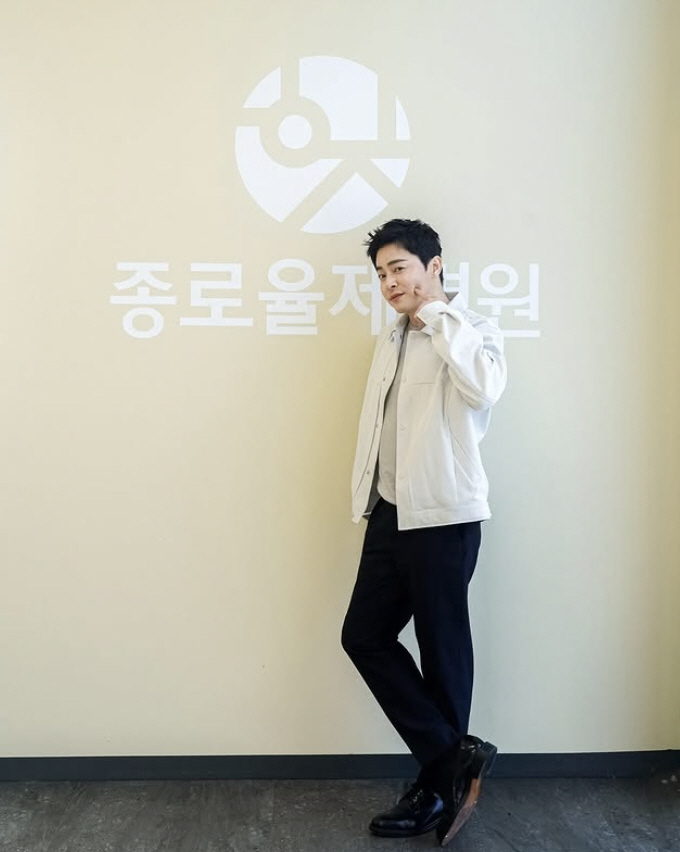 Cho Jung-seok ♥ Jeon Mi-do, hold hands and go up! It's been 4 years since our comeback. 