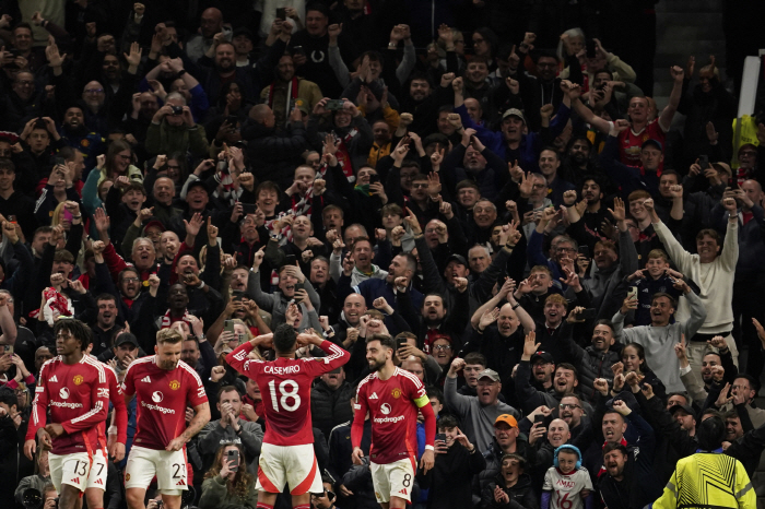 Compared to Tottenham...Manchester United employees can't see the UEL final because they don't have tickets?