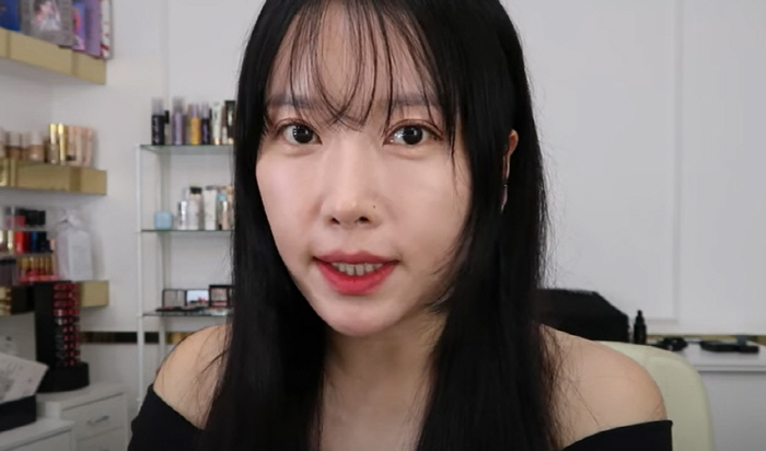 Taeyeon's makeup Seo-ok and Lee Hyo-ri, a black-and-white chef from the beauty world...I'm going to judge your makeup