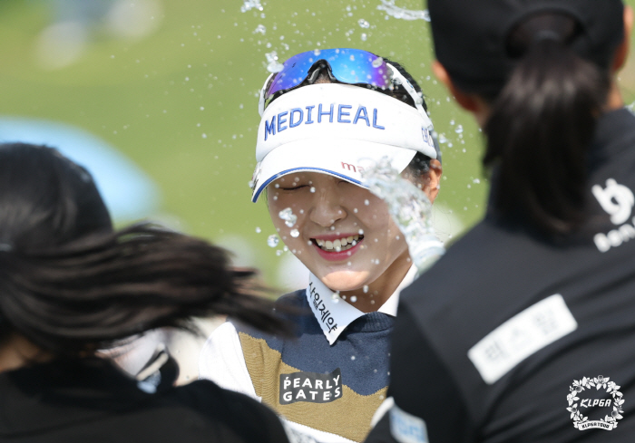 The first winner of the season's second win is Lee Ye-won, Hong Jung-min, who shook off his second consecutive victory in the tournament on Promised Land, and regained the top prize (NH Investment & Securities Championship)