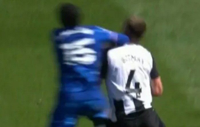 Is he a UFC fighter?→Jackson lost to Newcastle 02 on the 7th ridge with elbow price 10 exited Chelsea advancing to UCL