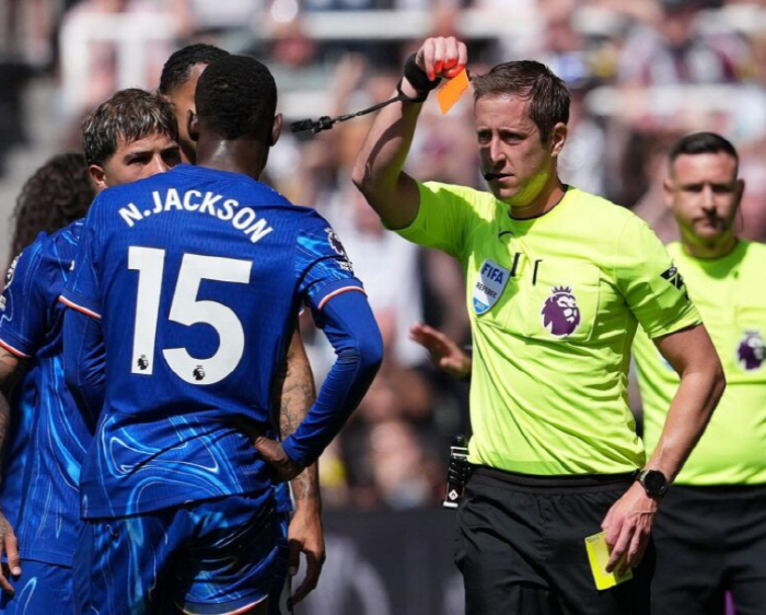 Is he a UFC fighter?→Jackson lost to Newcastle 02 on the 7th ridge with elbow price 10 exited Chelsea advancing to UCL