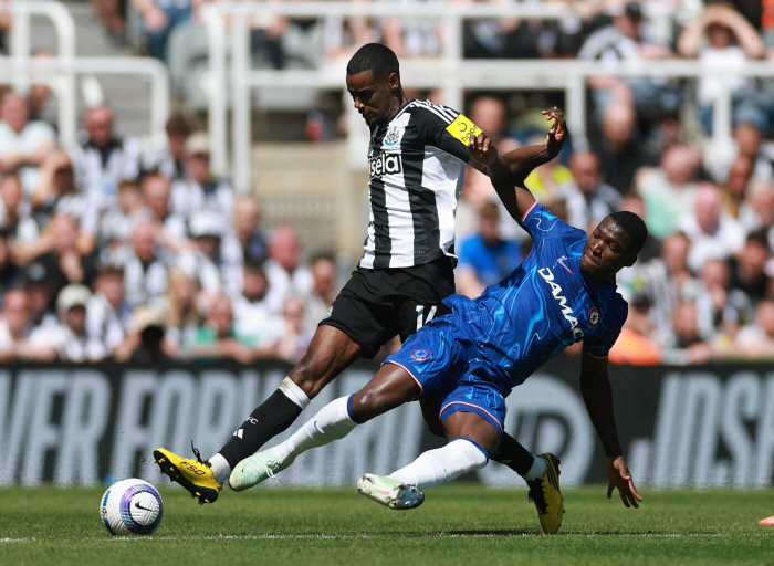 Is he a UFC fighter?→Jackson lost to Newcastle 02 on the 7th ridge with elbow price 10 exited Chelsea advancing to UCL