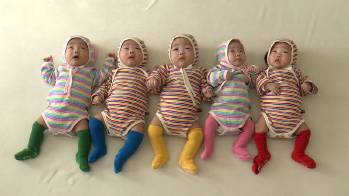 Korea's First Natural Pregnancy 'Five Twins' Birth 'Born to Be Less Than 1kg' (Human Theater)