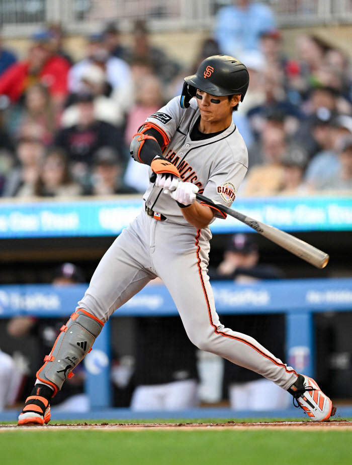 Lee Junghoo is the only one who can't do it in SF? No hits in 12 consecutive at-bats, batting average of 0.319 in April → 0.176 in May The batting average of the team that plummeted is not strong