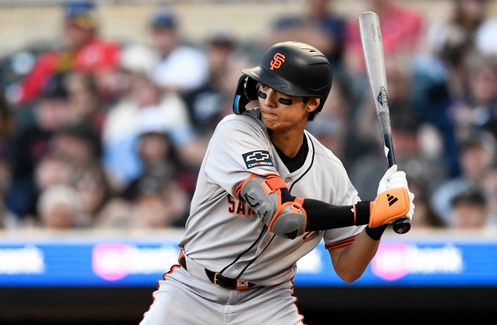 Lee Junghoo is the only one who can't do it in SF? No hits in 12 consecutive at-bats, batting average of 0.319 in April → 0.176 in May The batting average of the team that plummeted is not strong